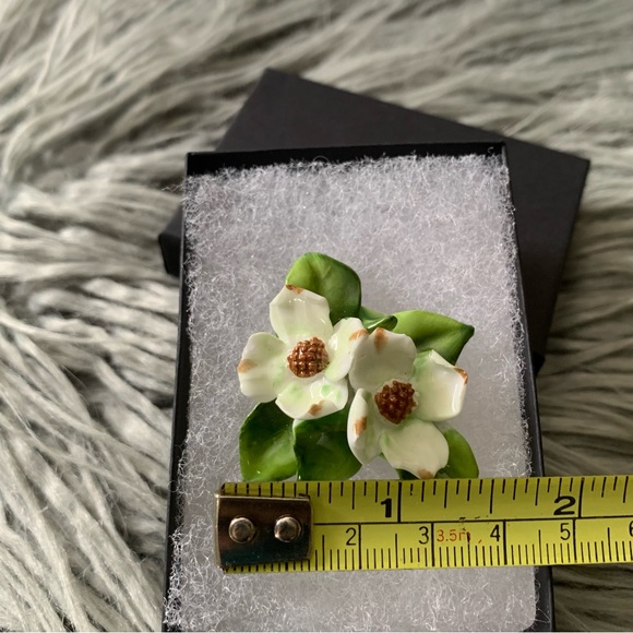 Vintage Hand Painted Bone China Flower Brooch Pin - Picture 4 of 9